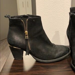 Steve Madden Black boots